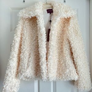 Vigoss white/cream fluffy jacket